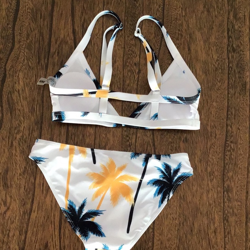Bikini set - Picture 2 of 3